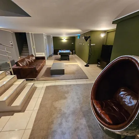 Villa Marinier, L'exception Au Bord De *